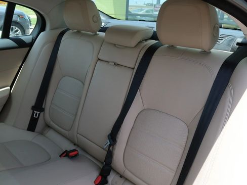 Used 2020 Jaguar XE S image 20