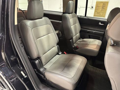 Used 2018 Ford Flex Limited w/ Equipment Group 301A AWD/4WD image 17