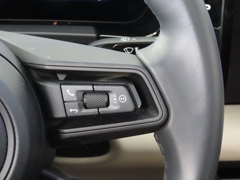 Certified 2025 Porsche Macan 4S Electric AWD/4WD image 23