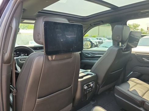 Used 2023 GMC Yukon XL Denali w/ Denali Reserve Package AWD/4WD image 14