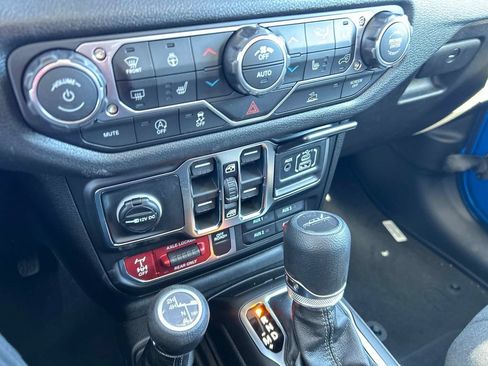 New 2026 Jeep Gladiator Sport AWD/4WD image 9