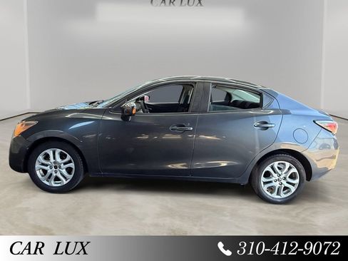 Used 2018 Toyota Yaris iA FWD image 2