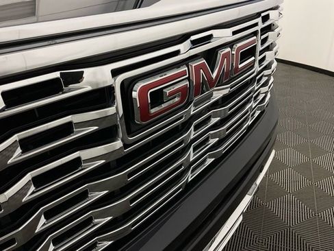 Used 2025 GMC Sierra 1500 Denali w/ Denali Reserve Package image 11