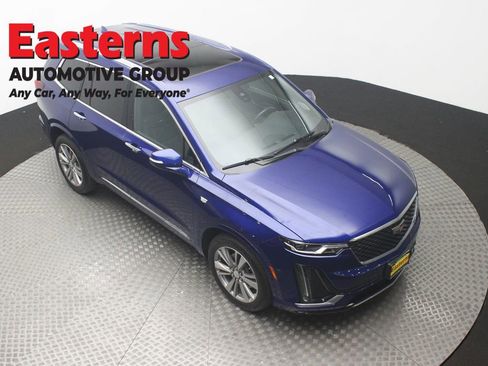 Used 2023 Cadillac XT6 Premium Luxury image 3