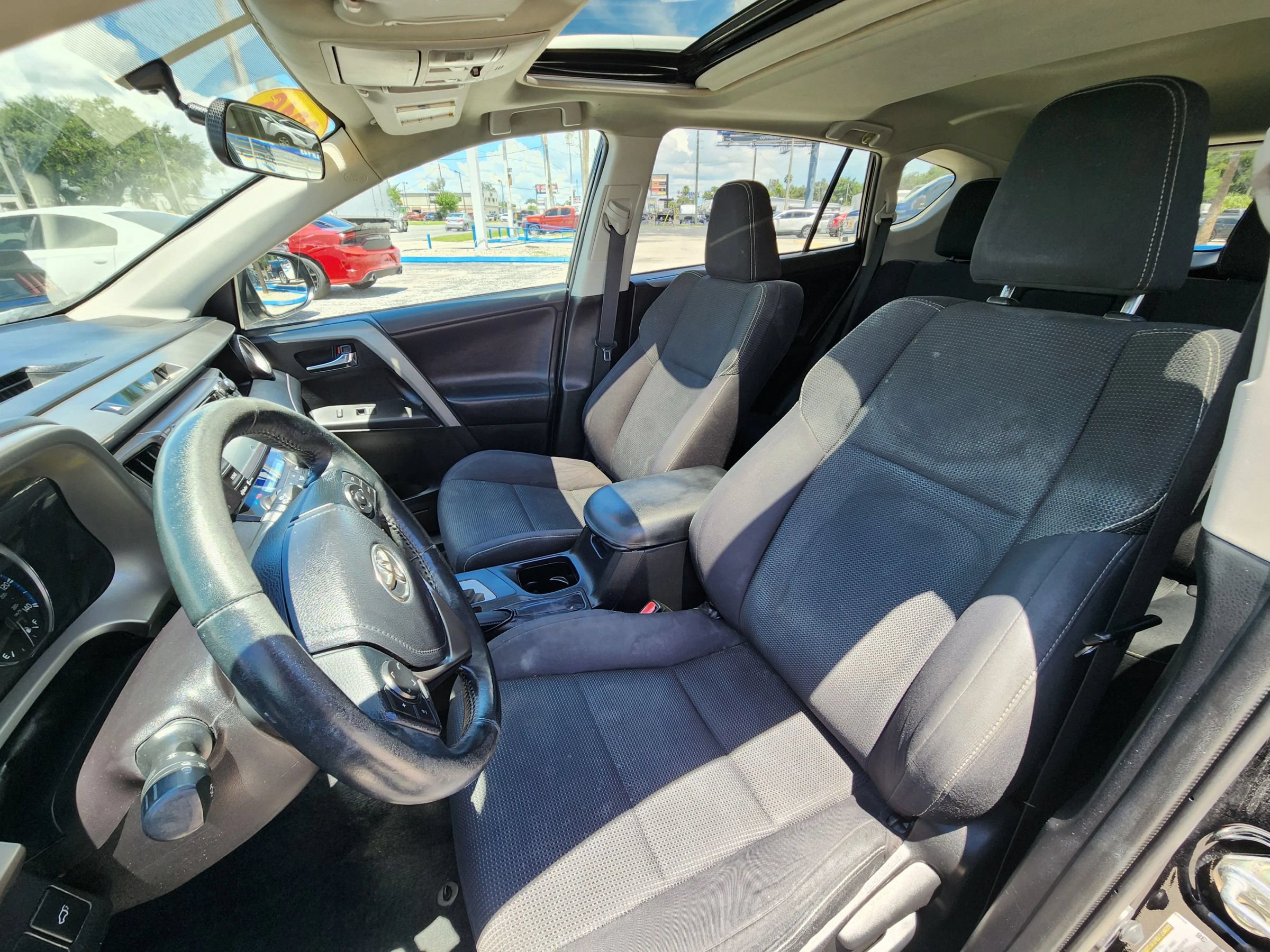 Used 2016 Toyota RAV4 XLE FWD image 15