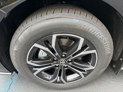 New 2026 Toyota Sienna Platinum AWD/4WD image 11