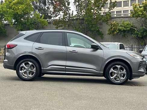 Used 2024 Ford Escape ST-Line image 3
