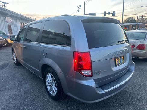 Used 2020 Dodge Grand Caravan SXT image 5