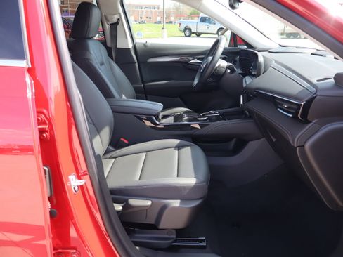 Used 2025 Buick Envision Preferred AWD/4WD image 13