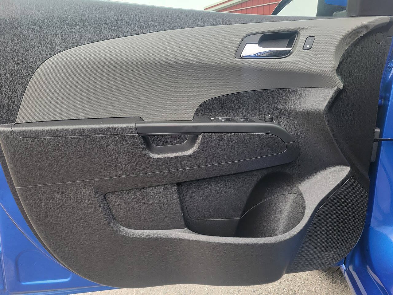 Used 2016 Chevrolet Sonic LT w/ Driver Confidence Package FWD image 30