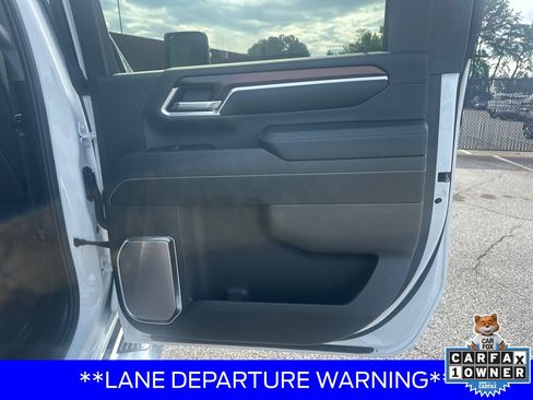 Used 2025 GMC Sierra 2500 Denali AWD/4WD image 16