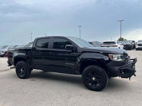 Used 2021 Chevrolet Colorado LT w/ Safety Package AWD/4WD image 3