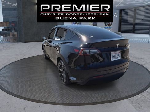 Used 2021 Tesla Model Y Long Range AWD/4WD image 6
