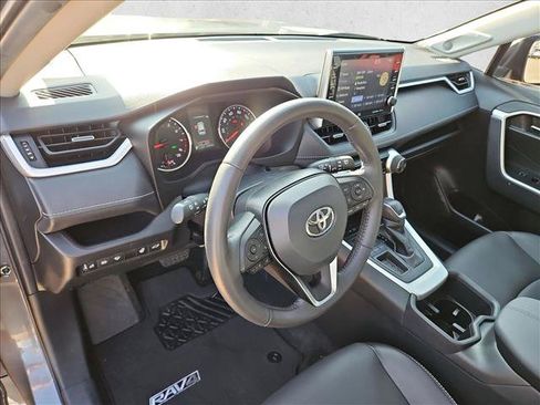 Used 2022 Toyota RAV4 XLE Premium FWD image 10