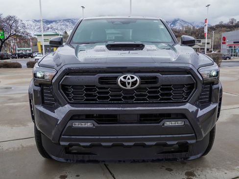 Certified 2024 Toyota Tacoma TRD Sport image 3