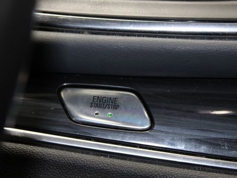 Used 2023 Buick Enclave Essence image 43