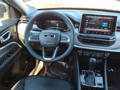 Certified 2025 Jeep Compass Limited w/ Elite Group AWD/4WD image 16