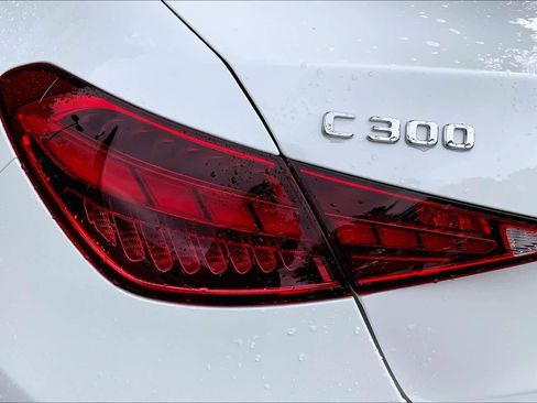Used 2025 Mercedes-Benz C 300 4MATIC Sedan image 28