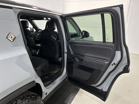 Used 2023 Rivian R1S Adventure AWD/4WD image 19