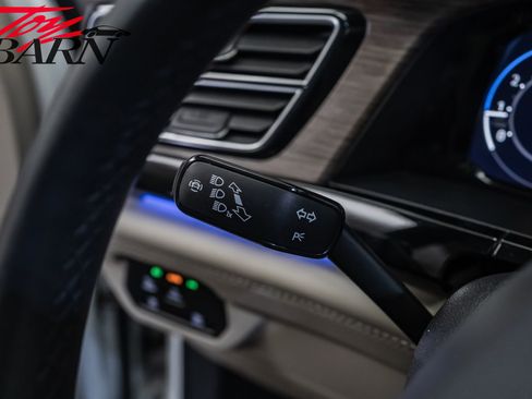 Used 2024 Volkswagen Atlas SEL Premium R-Line image 34