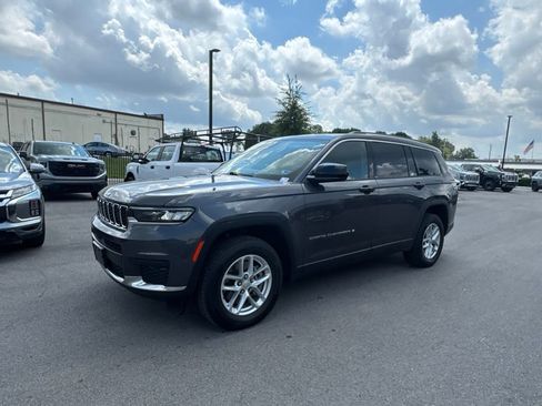 Used 2022 Jeep Grand Cherokee L Laredo w/ Luxury Tech Group I AWD/4WD image 5