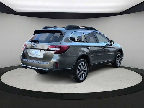 Used 2017 Subaru Outback 3.6R Limited image 8