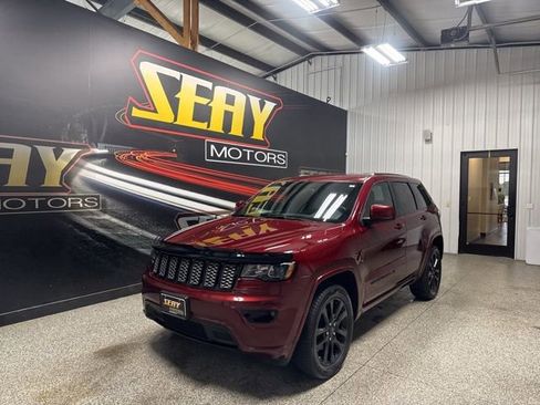 Used 2019 Jeep Grand Cherokee Altitude AWD/4WD image 1