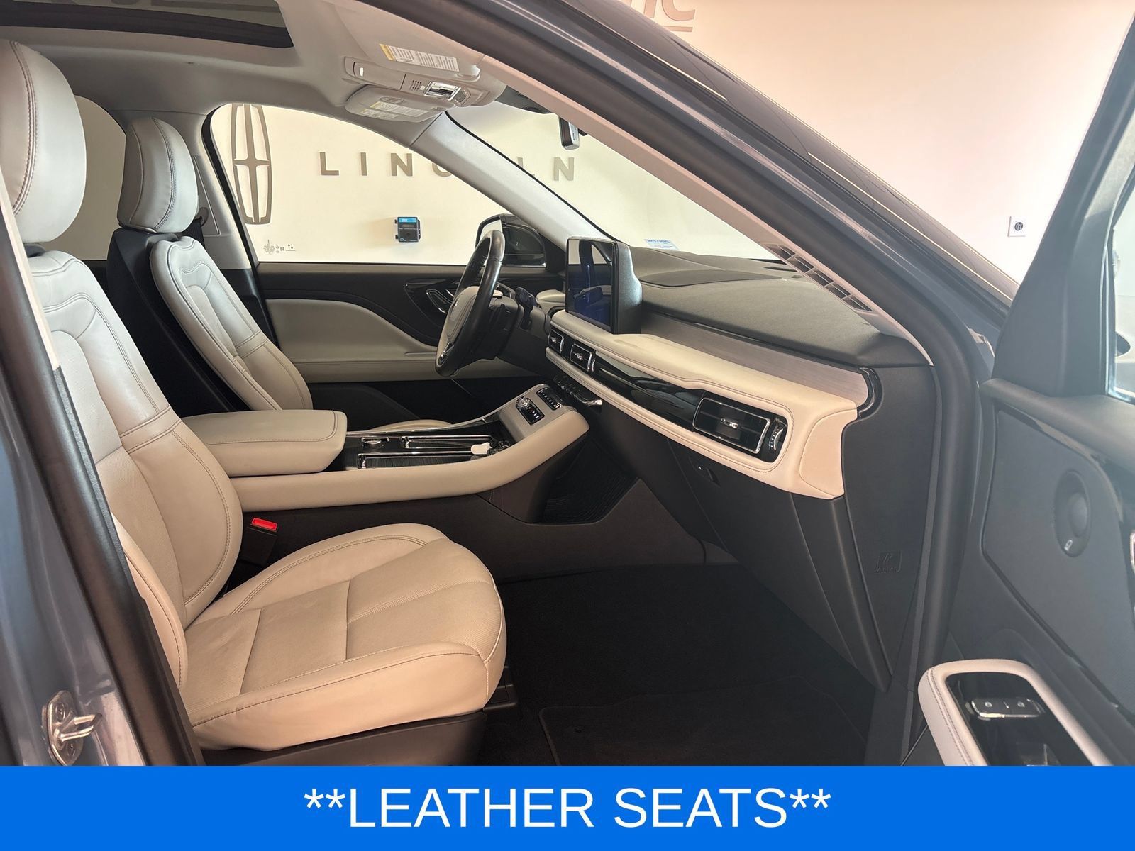 Certified 2025 Lincoln Aviator Reserve AWD/4WD image 9