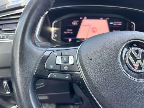 Used 2019 Volkswagen Tiguan SEL AWD/4WD image 21