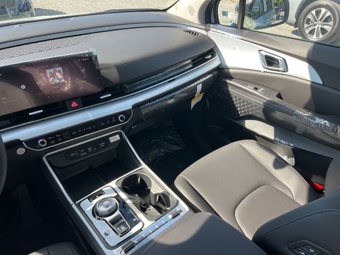 New 2026 Kia Carnival SX w/ SX Dark Edition Package image 11