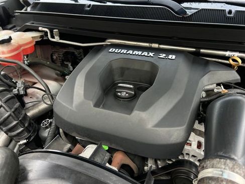 Used 2017 GMC Canyon SLT w/ Driver Alert Package image 32