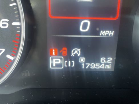 Used 2024 Subaru Crosstrek 2.0i Premium image 19