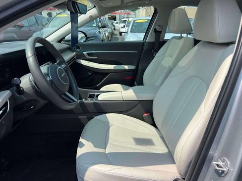 Certified 2025 Hyundai Sonata Limited FWD image 14