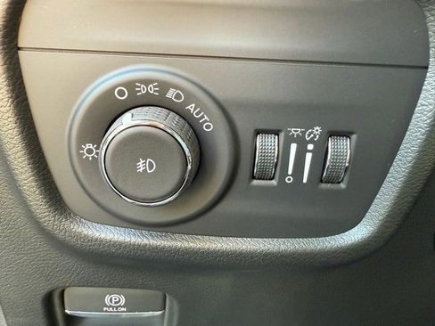 New 2025 Jeep Grand Cherokee L Limited w/ Luxury Tech Group II image 14