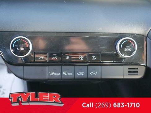 Used 2022 Hyundai Elantra SEL FWD image 27