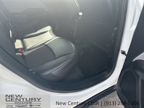 Used 2024 Jeep Compass Latitude AWD/4WD image 18