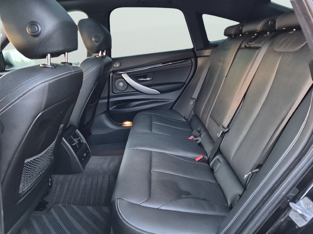 Used 2018 BMW 330i Gran Turismo xDrive AWD/4WD image 32