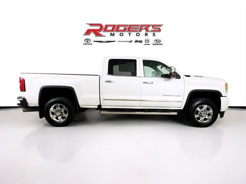 Used 2018 GMC Sierra 3500 Denali AWD/4WD image 14