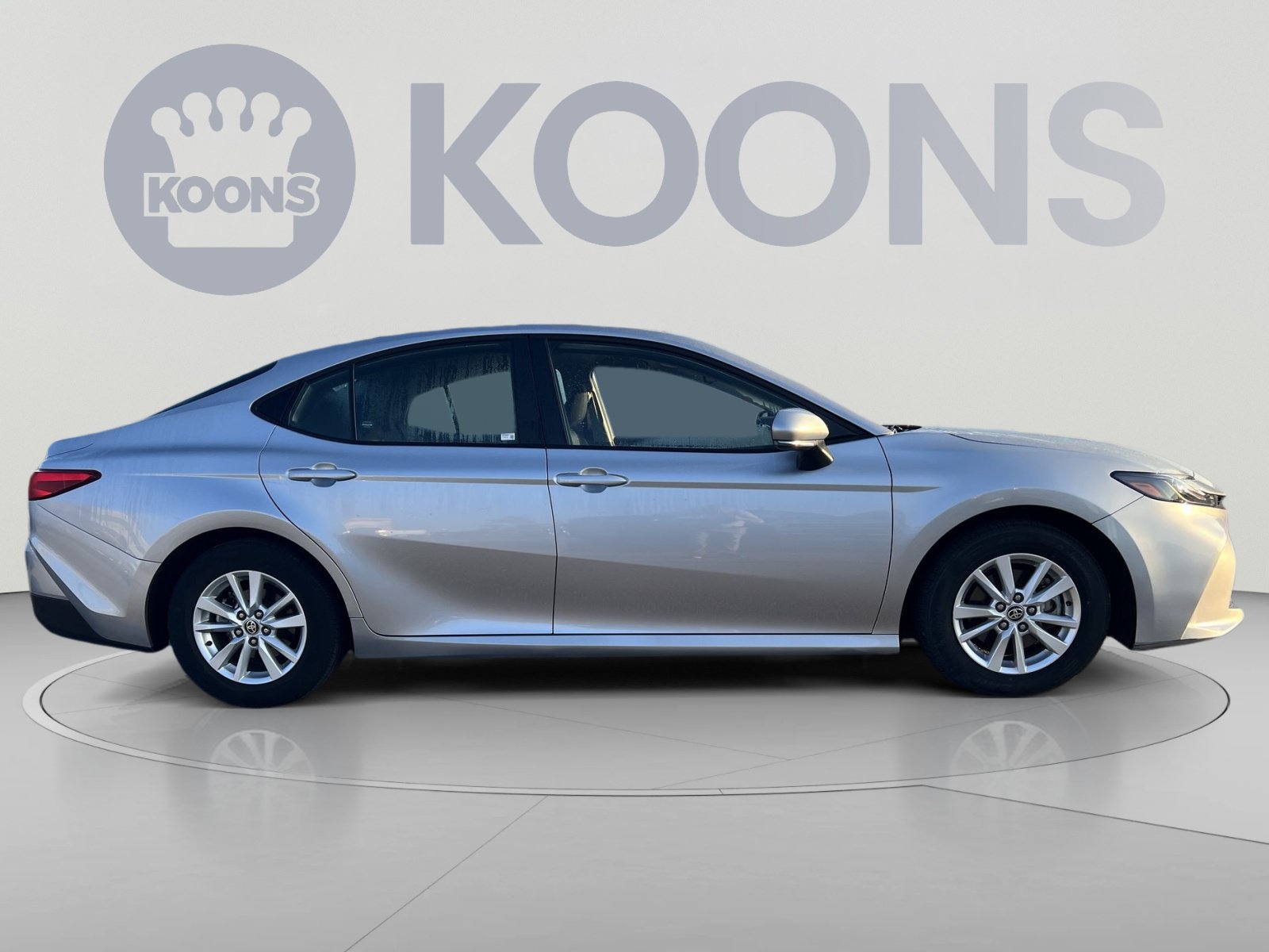 Used 2025 Toyota Camry LE FWD image 8