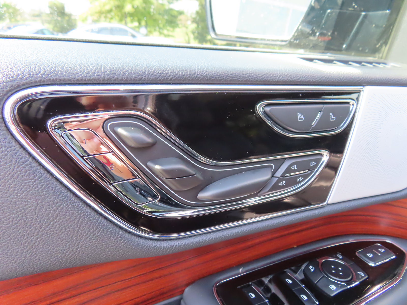Used 2024 Lincoln Navigator L Reserve AWD/4WD image 15