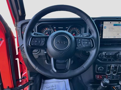 Certified 2025 Jeep Wrangler Unlimited Rubicon w/ Safety Group AWD/4WD image 11
