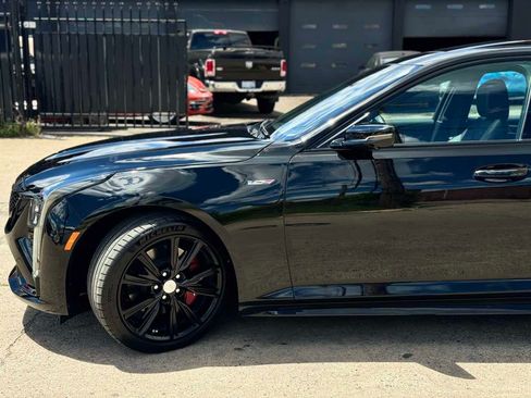 Used 2025 Cadillac CT5 V w/ Technology Package RWD image 9