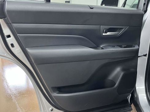 Used 2025 Toyota Grand Highlander FWD image 19