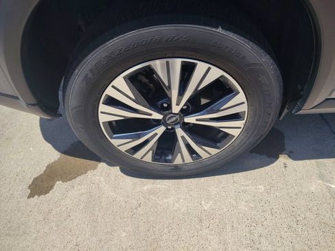 Used 2023 Nissan Rogue SV FWD image 13