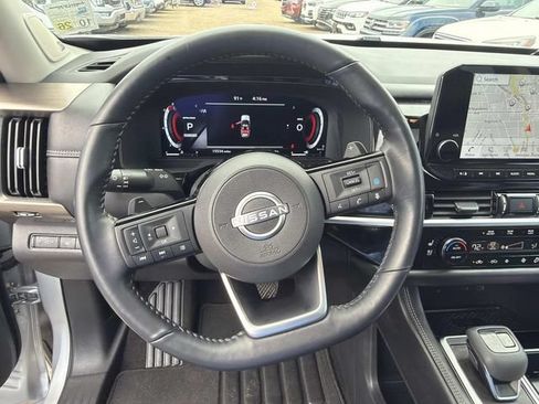 Used 2024 Nissan Pathfinder Platinum FWD image 28