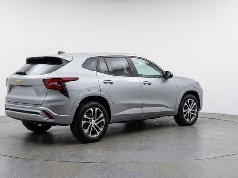 Used 2025 Chevrolet TrailBlazer LT image 9