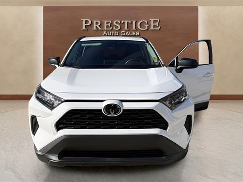 Used 2021 Toyota RAV4 LE image 7