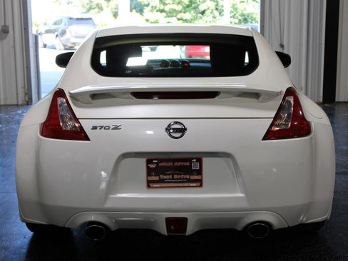 Used 2015 Nissan 370Z Coupe w/ Aerodynamics Package RWD image 5
