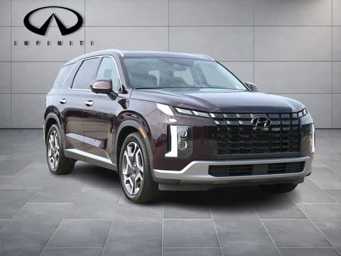 Used 2023 Hyundai Palisade SEL AWD/4WD image 3