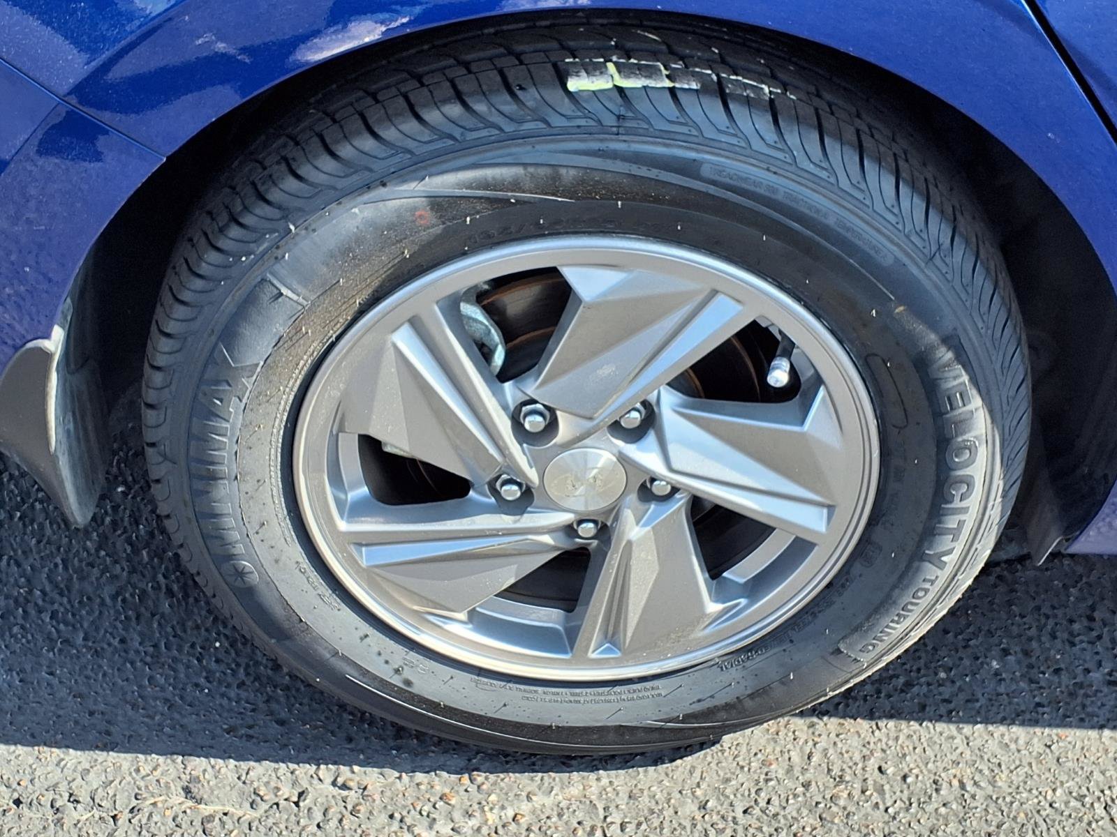 Certified 2024 Hyundai Elantra SE FWD image 9